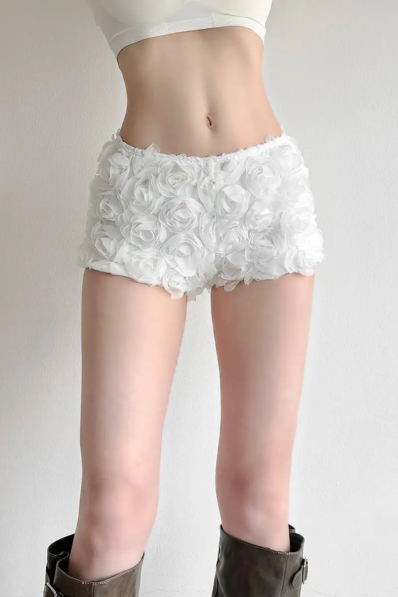 

Japan Three-Dimensional Flower Decorated Low-Waist Casual Pants For Women, Slim And Versatile Shorts Trend