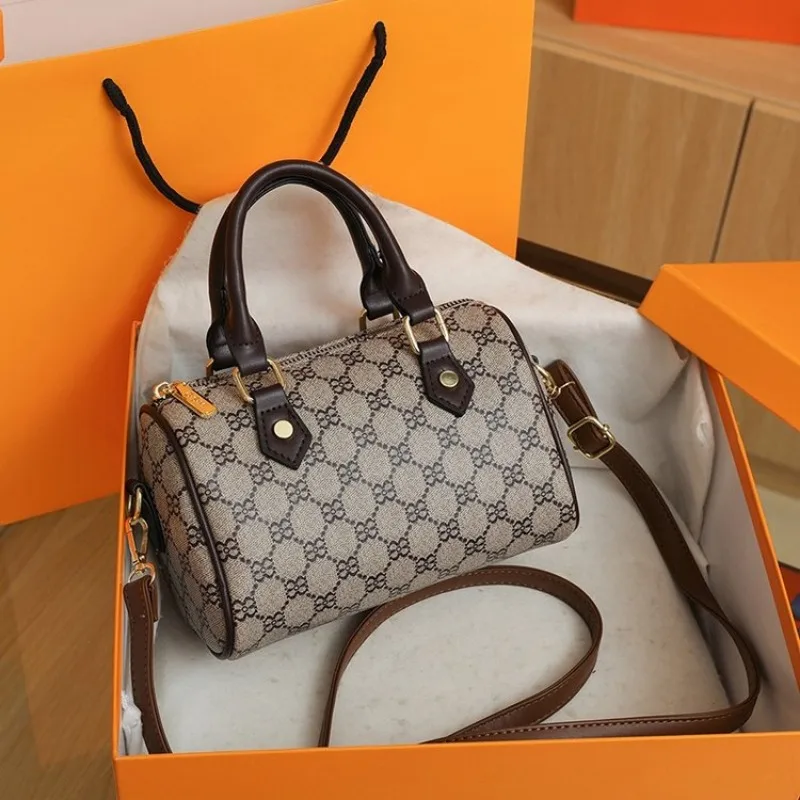 

Versatile Timeless Diaper Bag Tote Underarm Crossbody Office Commuting Business Trip Baby Outing Exquisite Elegant Practical