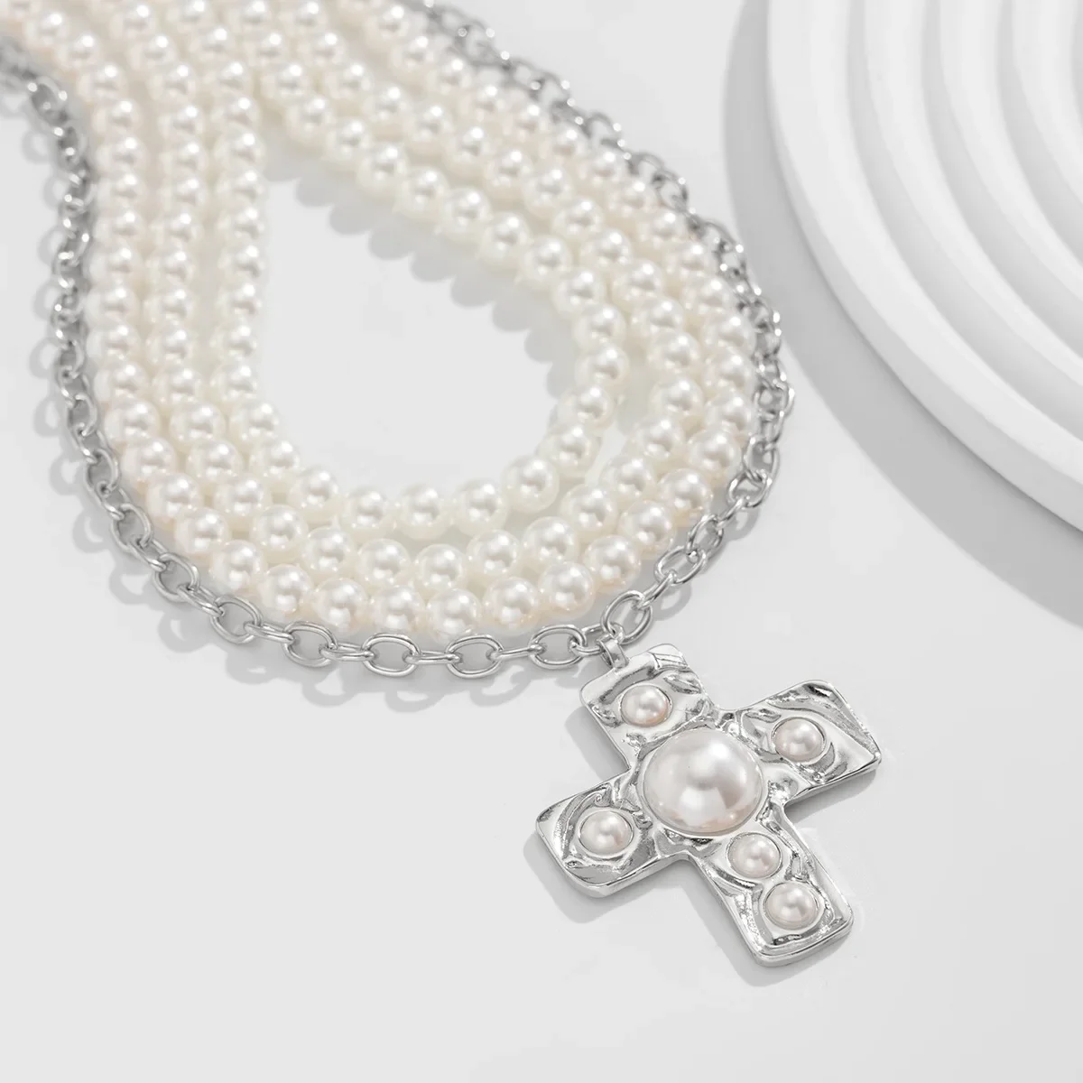 Cross Alloy Pendant Necklaces Woman Trend 2024 Accessories for Girls Grace Jewellery Women Aesthetic Cold Wind Gift Neck Jewelry