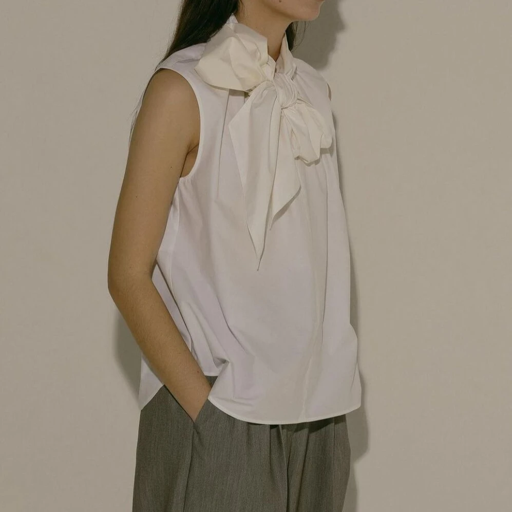 

Gagarich 2025 Summer Japanese Blouse Bow Decoration Sleeveless Retro Refreshing Fashion Versatile Loose French Shirt Top