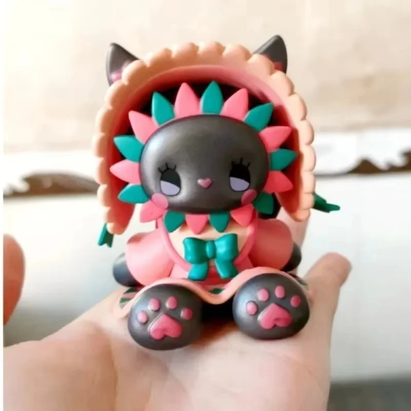 رائجة البيع الأصلي الأخبار وصول بولي كلوريد الفينيل إيما سيكريت فورست حفلة تنكرية سلسلة الشكل Kawaii سطح المكتب الديكور هدايا عيد الميلاد اللعب