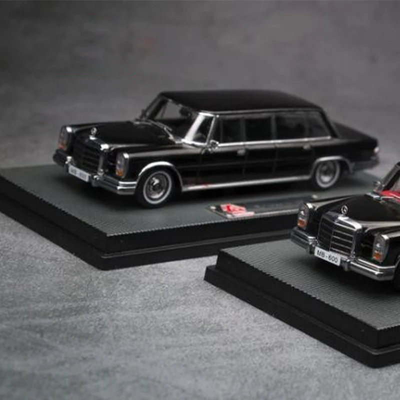 Diecast Original 1:64 Scale Benz 600 Pullman W100 Simulation Alloy Car Model Static Dispaly Collectible Toy Gift Souvenir