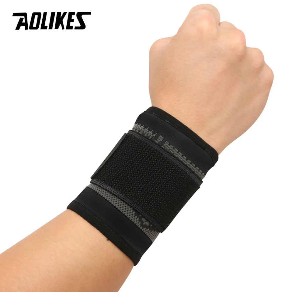 AOLIKES Wrist Brace Wrist Wraps Compression Wrist Strap,Wrist Support for Fitness Weightlifting,Pain Relief,Adjustable Wristband