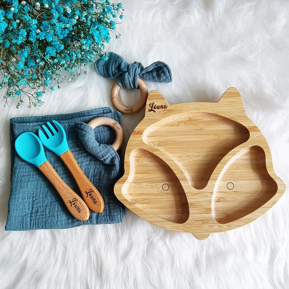 Plato de bambú para alimentación de bebé con nombre personalizado, cuenco, tenedor de madera, cuchara, vajilla para niños, antideslizante con ventosa de silicona