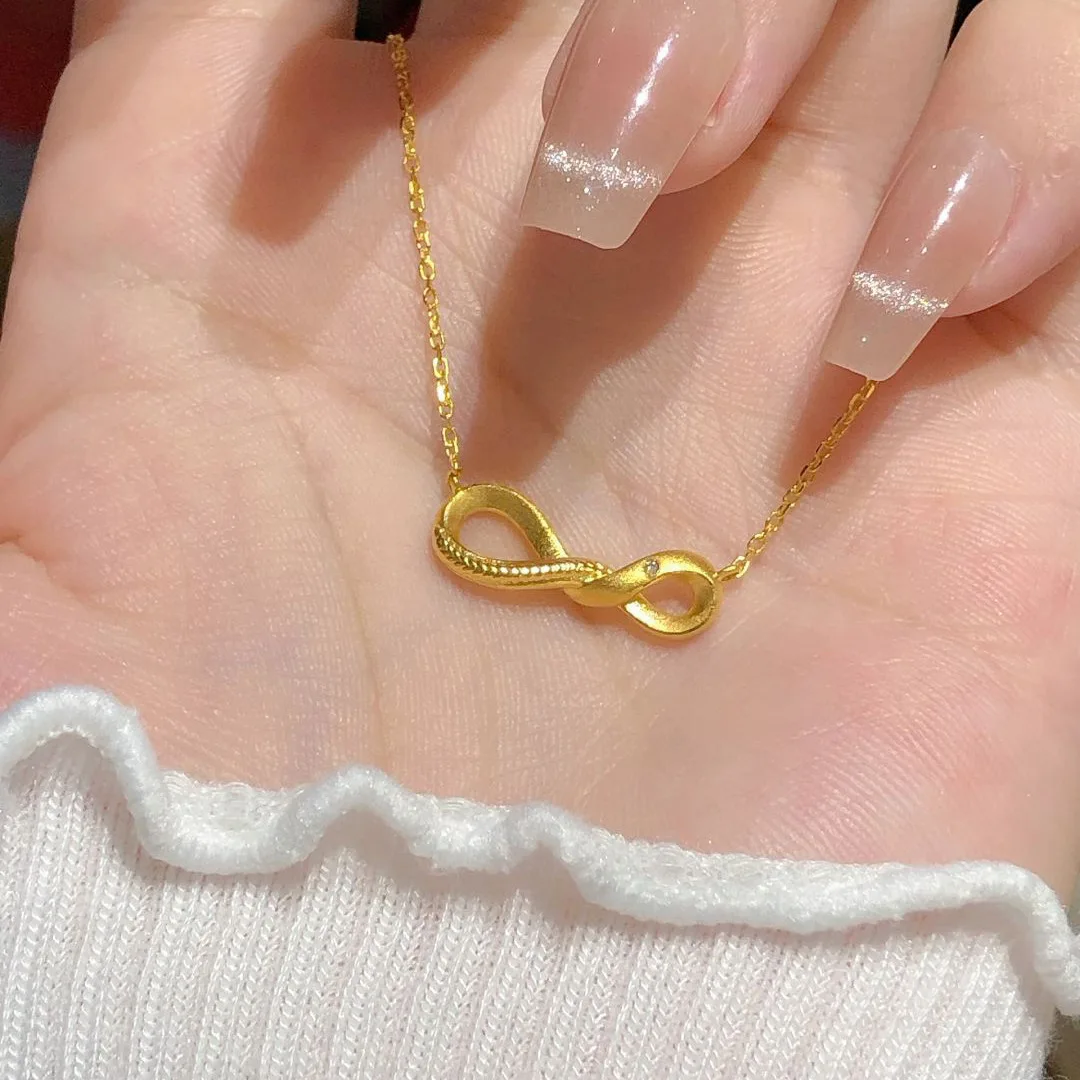 Fashion Gloss M ö bius strip Small Necklace Pendant for Women Simple Diamond inlay Clavicle Chain New in Party Jewelry Gift