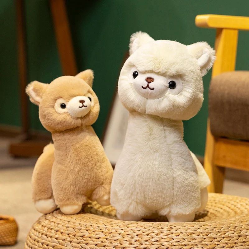 新しい漫画風アルパカぬいぐるみ、柔らかく心地よいアルパカ人形、鞍付き、抱き心地の良い動物人形、可愛い家の装飾、素敵な贈り物