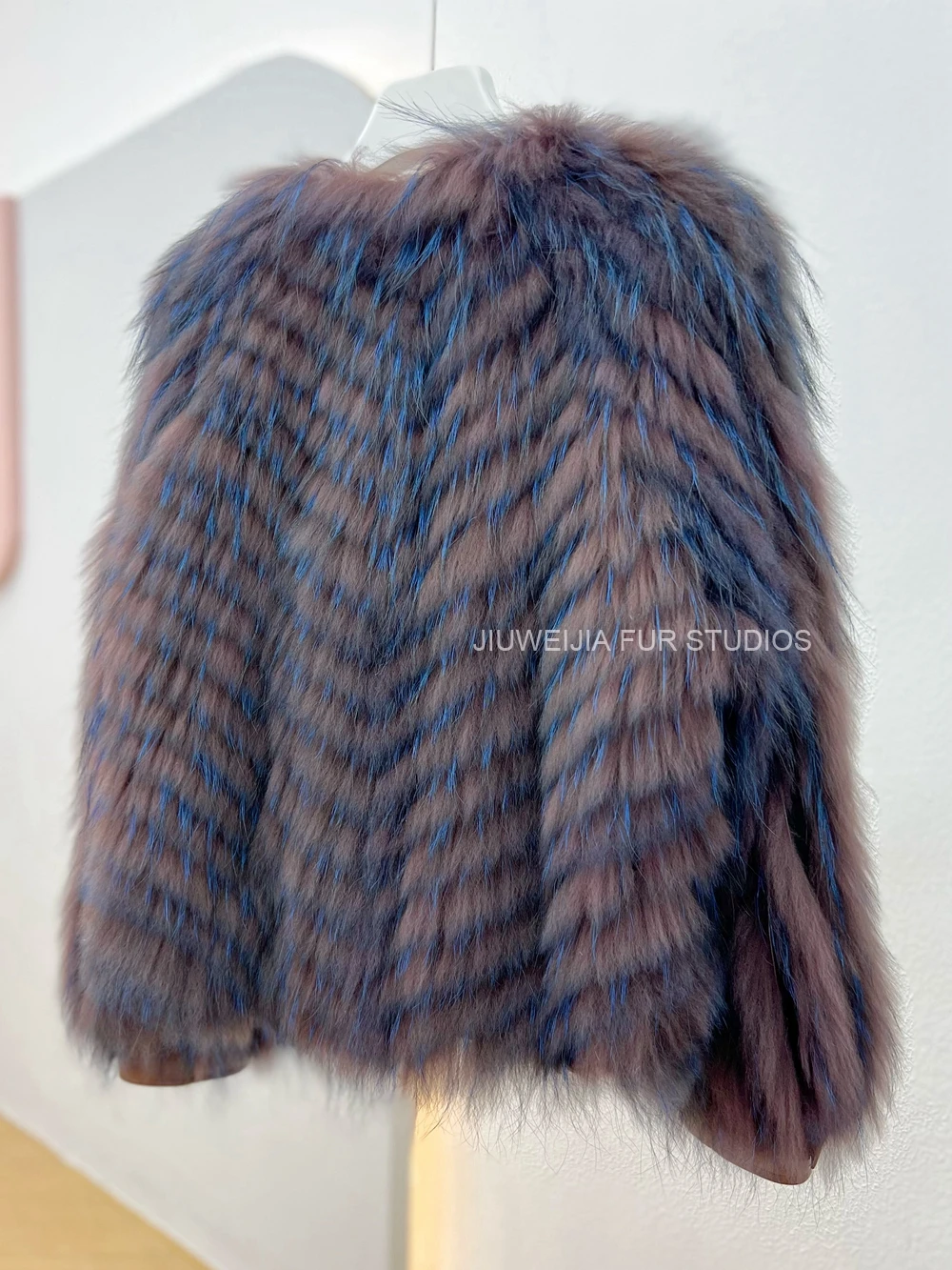 2026 Winter New Fur Strip Sewed Together Short Style Thin Raccoon Fur Fox Fur Coat Young Women's Coat