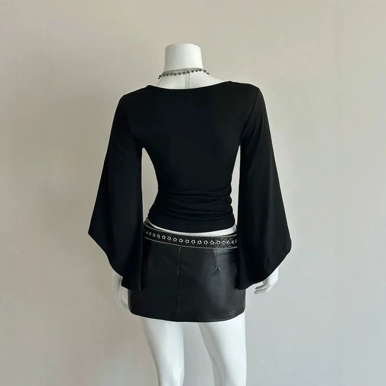 Autumn and Winter Spicy Girl V-Neck Subculture Millennium Harajuku Style Waist Cinching Slimming Trumpet Sleeve Short T-Shirt