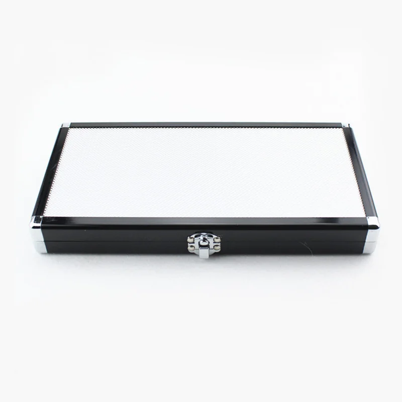 

Стоматологическая таблица цветов для отбеливания зубов (27 оттенков) с зеркалом в комплекте