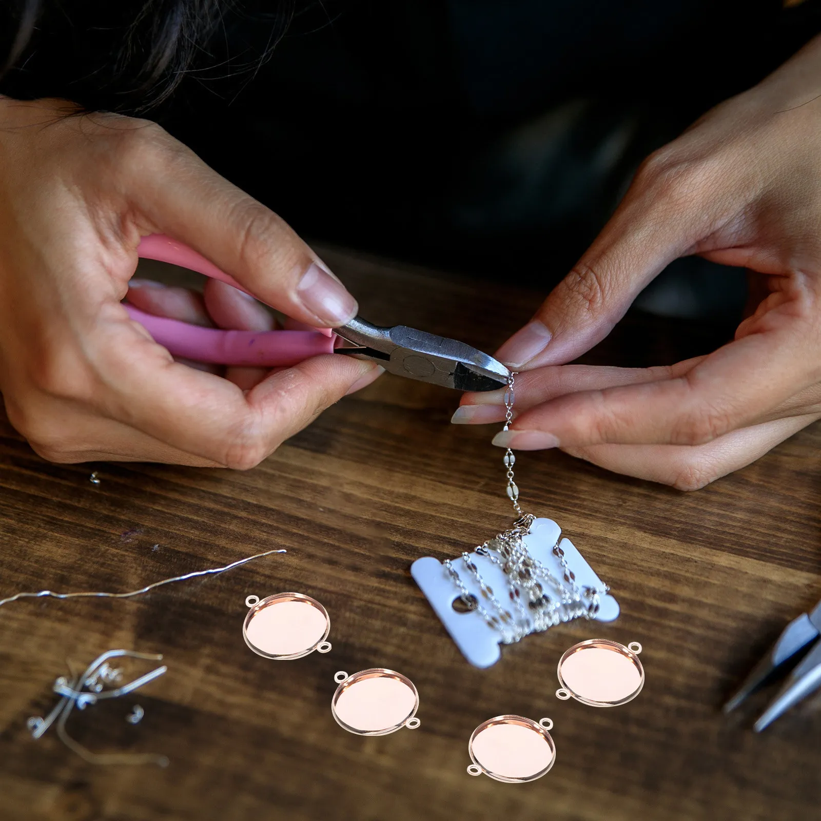 

10Pcs Pendant Round Tray DIY Jewelry Making Bezel Copper Plating Pendant Tray for Resin Photo Craft Jewelry Making Accessories