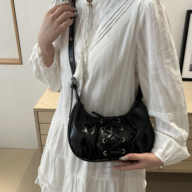 Schicke Schleifendesign Halbmond-Form Umhängetasche Y2K Vintage-Stil Hobo Handtasche für Damen Täglicher Gebrauch – Detail 10