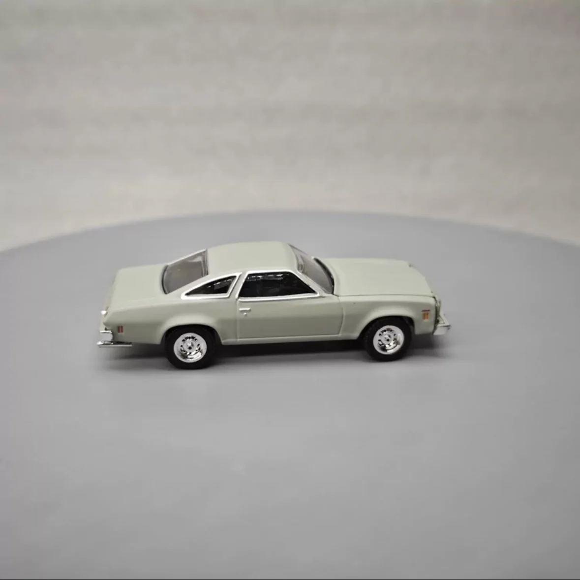 

1:64 1973 CHEVROLETC CHEVELLE MALIBU High Simulation Diecast Car Metal Alloy Model Car kids toys collection gifts W281