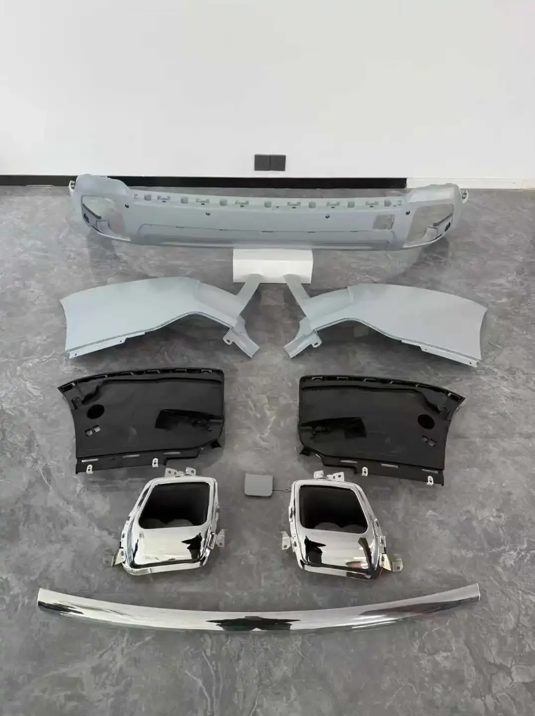 مناسبة لترقية رولز رويس من 24 كولينان إلى 25 كولينيان