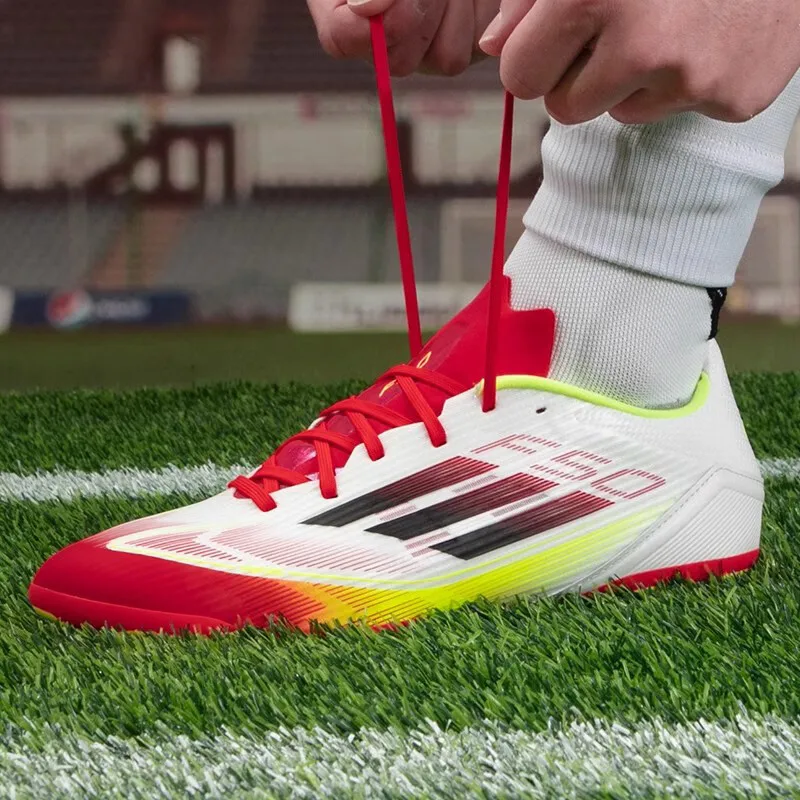 Zapatos Adidas para hombre, zapatos de fútbol 2025, zapatos deportivos de primavera, competición de entrenamiento de césped artificial, tacos AG ligeros para exteriores IE1262