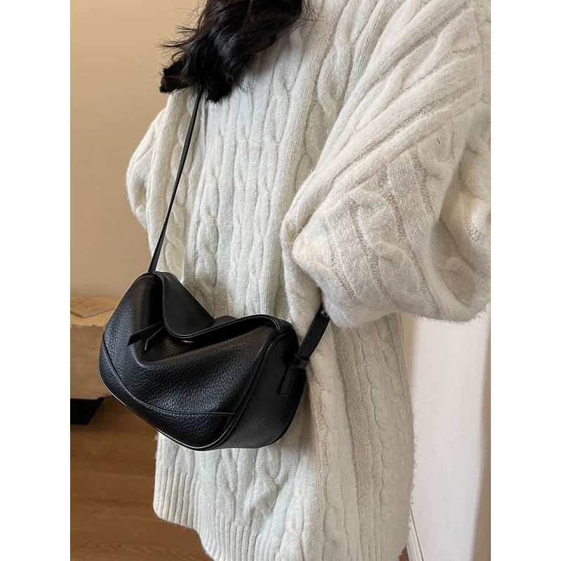 

Dumpling bag,Crossbody ,fashionable and casual