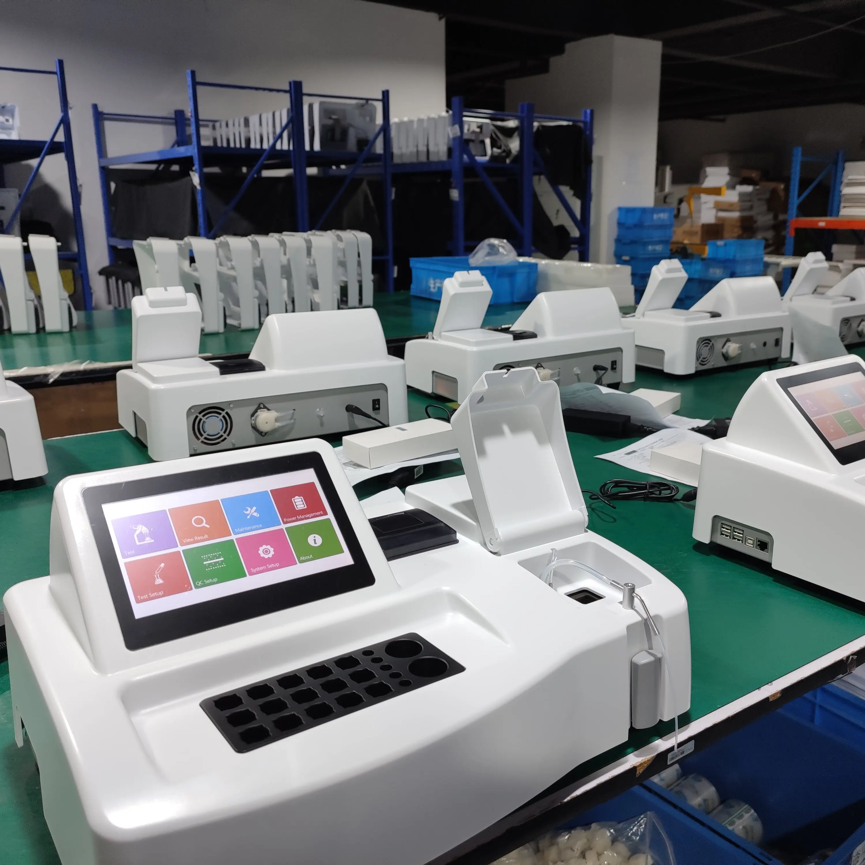 Halbautomatischer Chemieanalysator