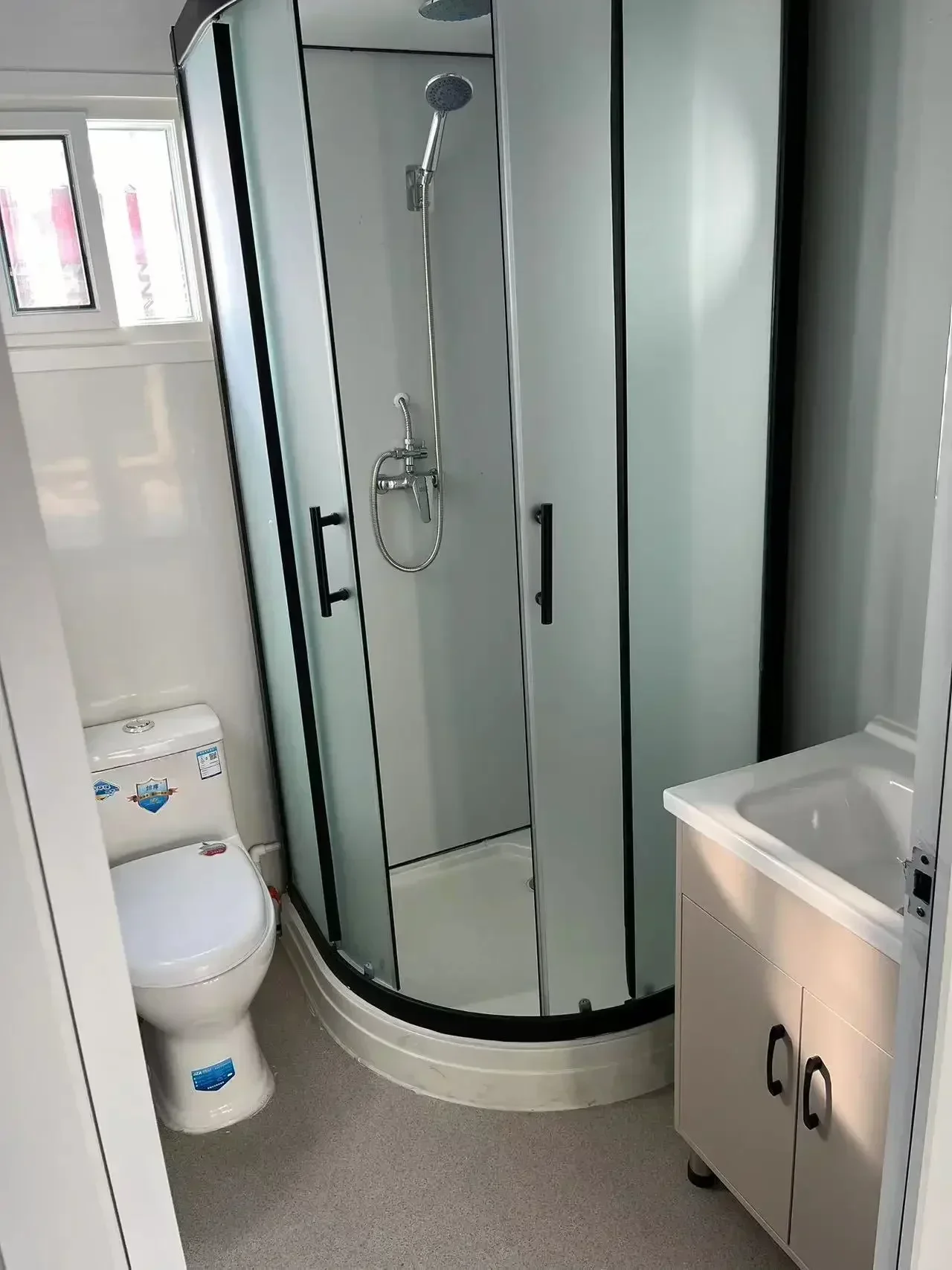 Customized 40ft Flat Pack Container Two Bedroom Prefabricated Expandable Container House Trailer Mobile Home For Remote Areas