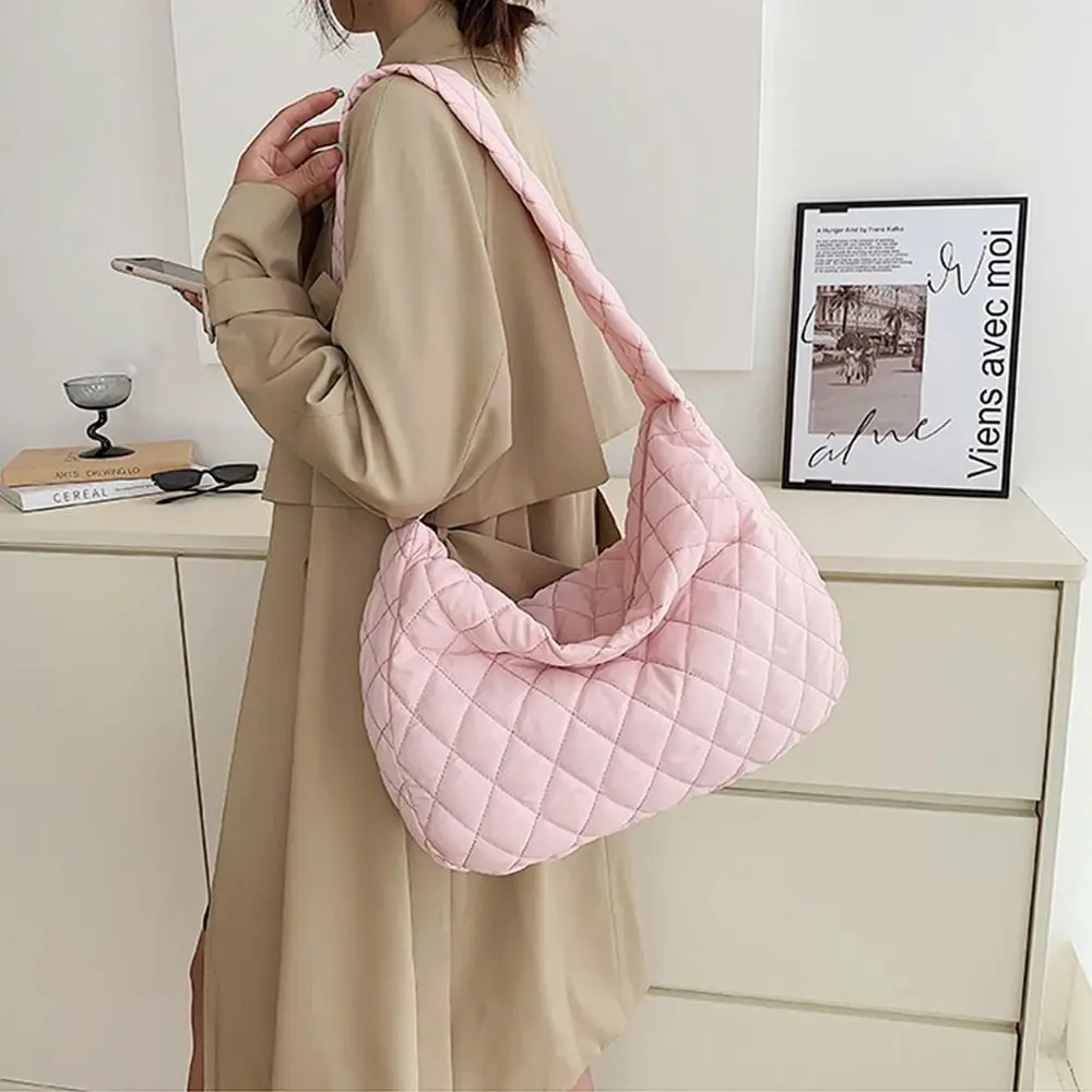 Women Polyester Plaid Shoulder Bag Large Lightweight Puffy Handbag Cotton Padded Underarm Bag Winter Warm Quilted Tote Bag