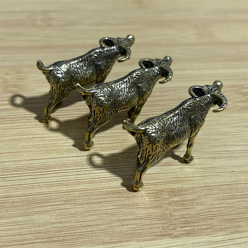 Pure Brass Vintage Buffalo Ornaments Solid Office Desktop Tea Ornaments Distressed Calf Crafts Handle Copper Ware Wholesale