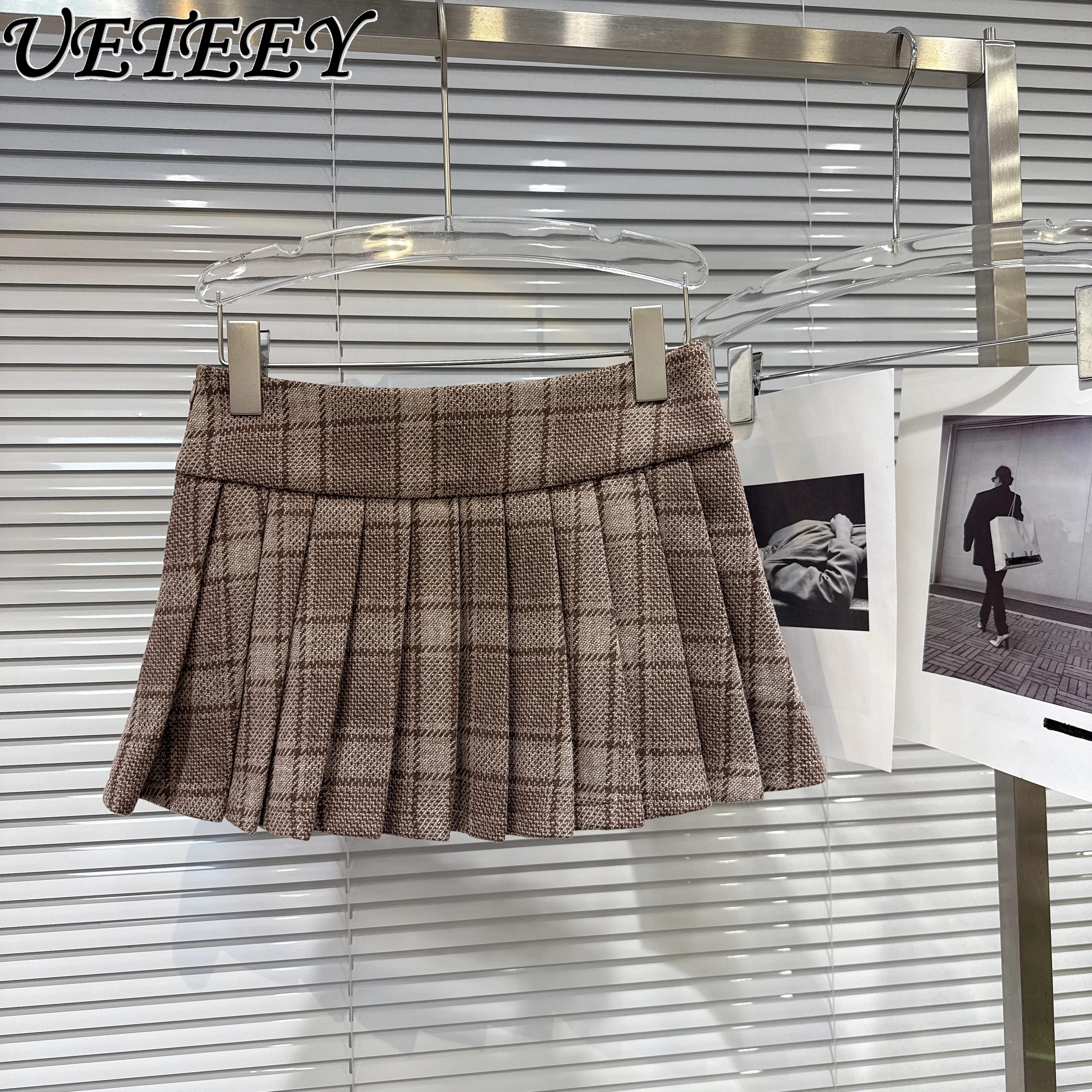 2025 خريف جديد كلية نمط الكاكي منقوشة التنانير النساء موضة المضادة للتعرض الصوفية قصيرة تنورة صغيرة مطوي تنورة للطلاب