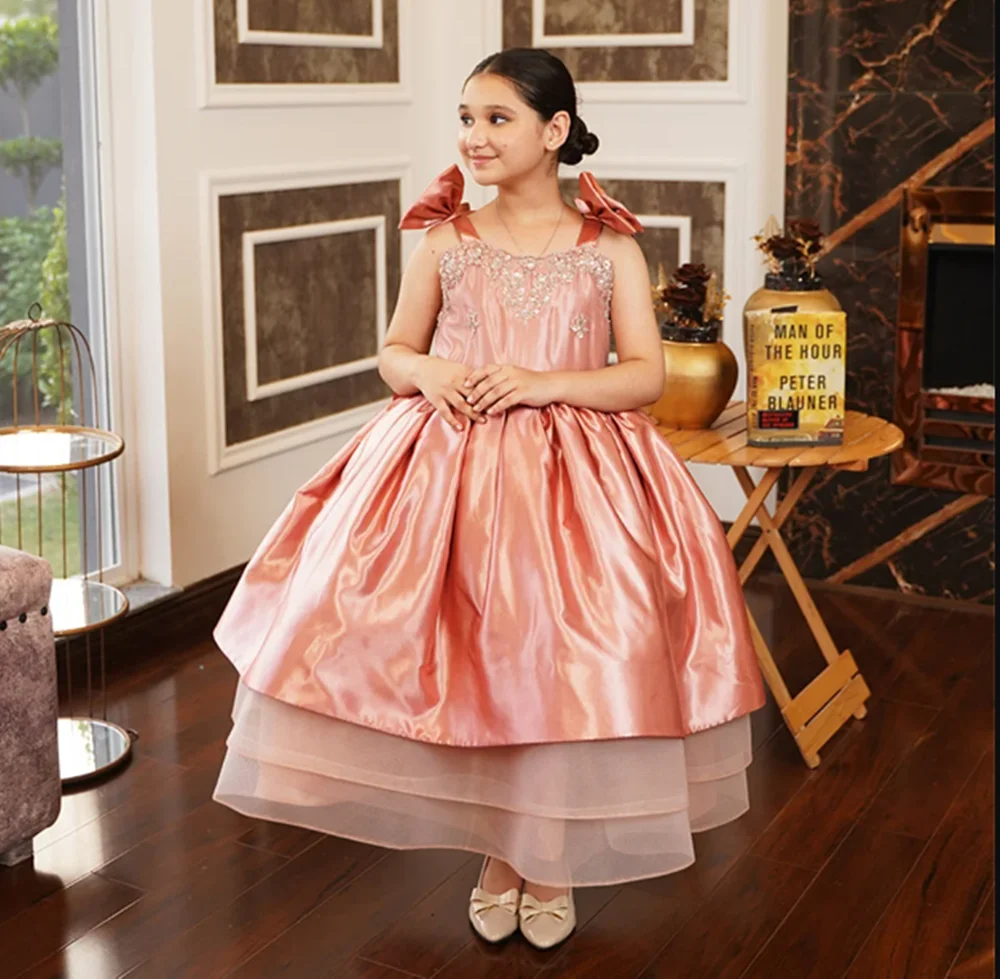 

Bow Spaghetti Strap Sleeveless A Line Applique Crystals Flower Girl Dress Tea Length Formal First Communion Gown Customized