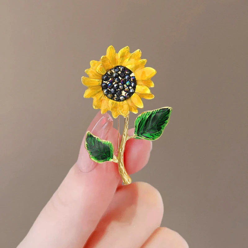 

Rinhoo Fashion Enamel Flower Daisy Brooches For Women Sunflower Leaves Pins Floral Bouquet Badge Wedding Party Jewelry
