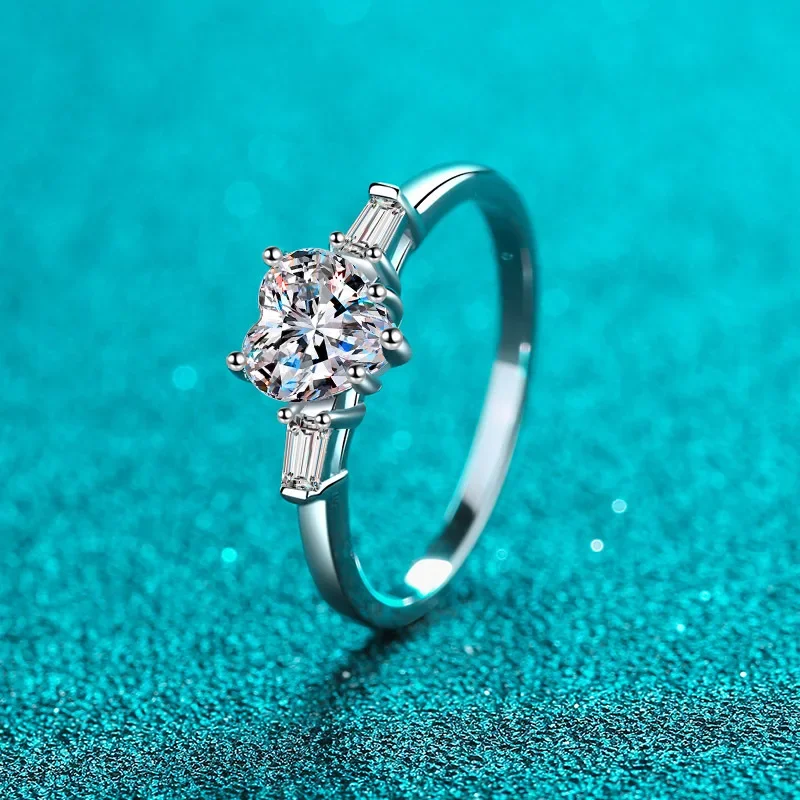 S925 Silver Female Ring Plated with Pt950 Platinum Meson Heart-shaped Proposal Moissanite Ring
