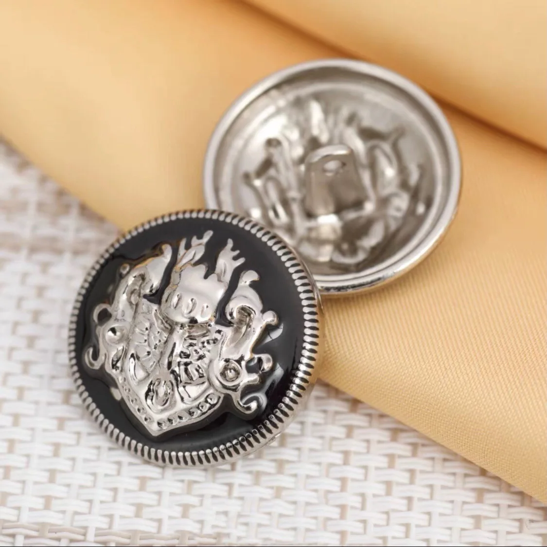 10Pcs Fashion Double Lion Metal Buttons For Garment College Style Windbreaker Sweaters Decorative DIY Sewing Accessories Wholesa