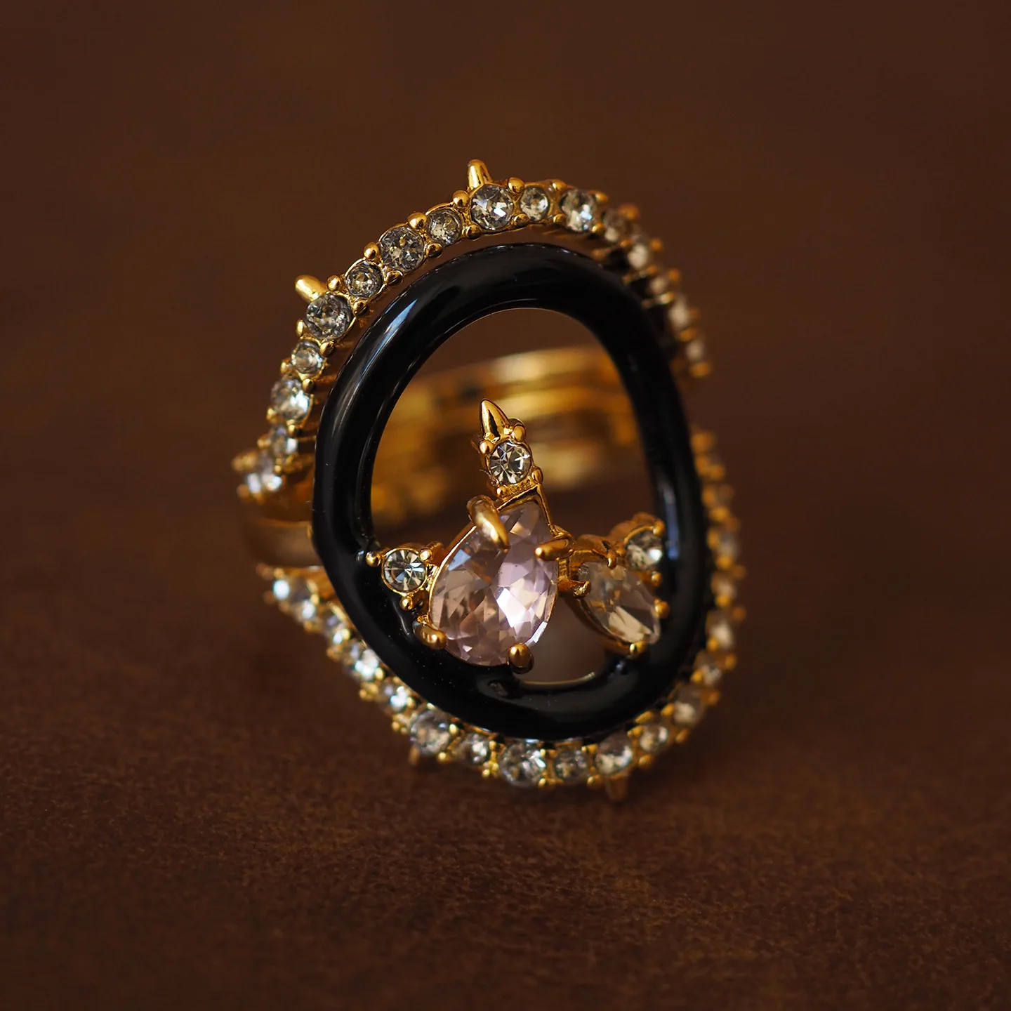 

Detachable Double-Layer Vintage Ring for WomenDesigned by Iconic Avant-Garde DesignerFashionable Western-Style Jewelry Gift