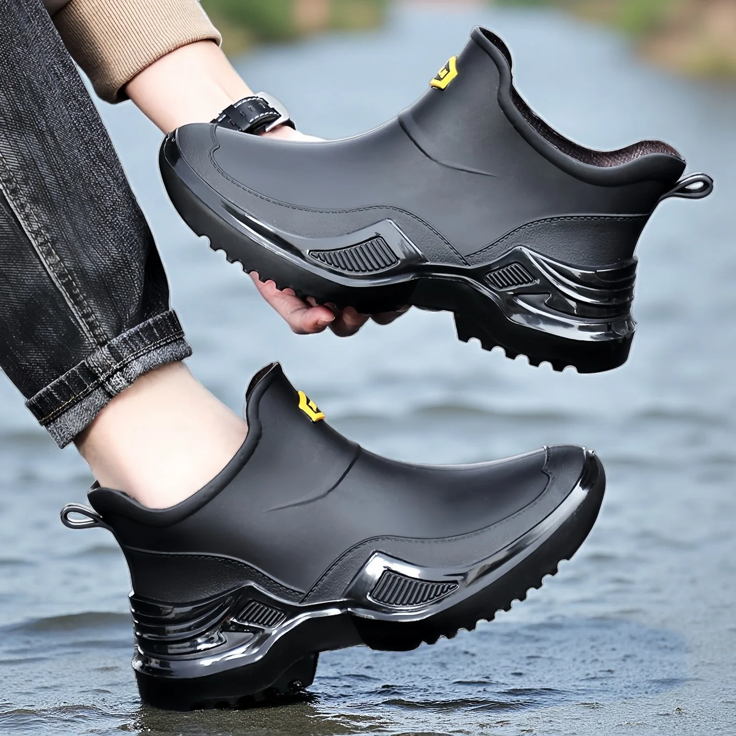 

Легкие, удобные, низкие мужские дождевые ботинки, водонепроницаемые, нескользящие, для работы на кухне, модные, износостойкие, спортивные.