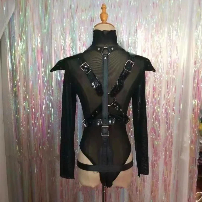 Punk Schwarz Leder Niet Rüstung Metall Kette Body Frauen Sänger Tänzer Kostüm Nachtclub Bar Lead Dance Bühne Leistung Tragen
