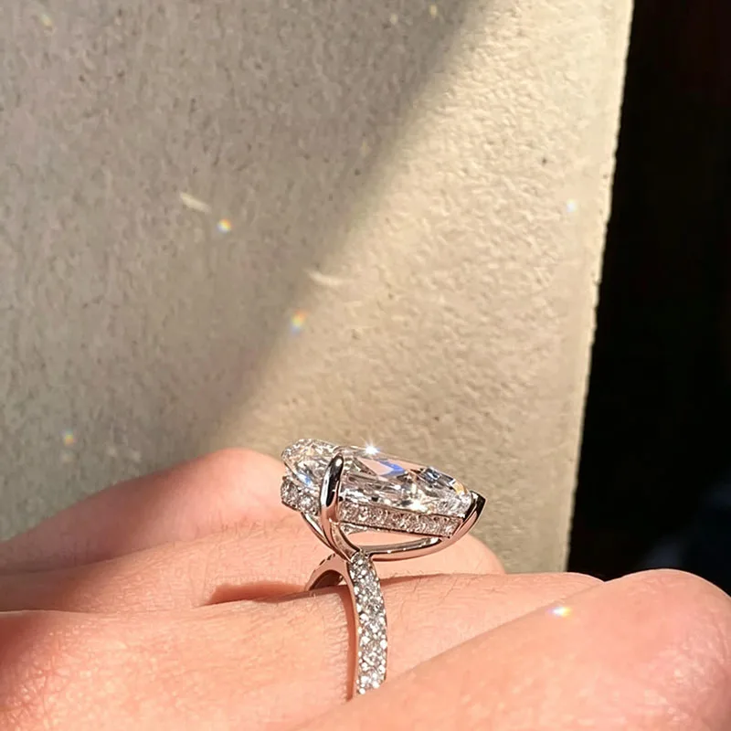 4 Karat Atemberaubender Birnenförmiger Laborgezüchteter Diamant-Verlobungsring DEF VS-VVS IGI-Zertifiziert Massives Platin 950 Luxuriöser Braut-Ehering – Detail 8