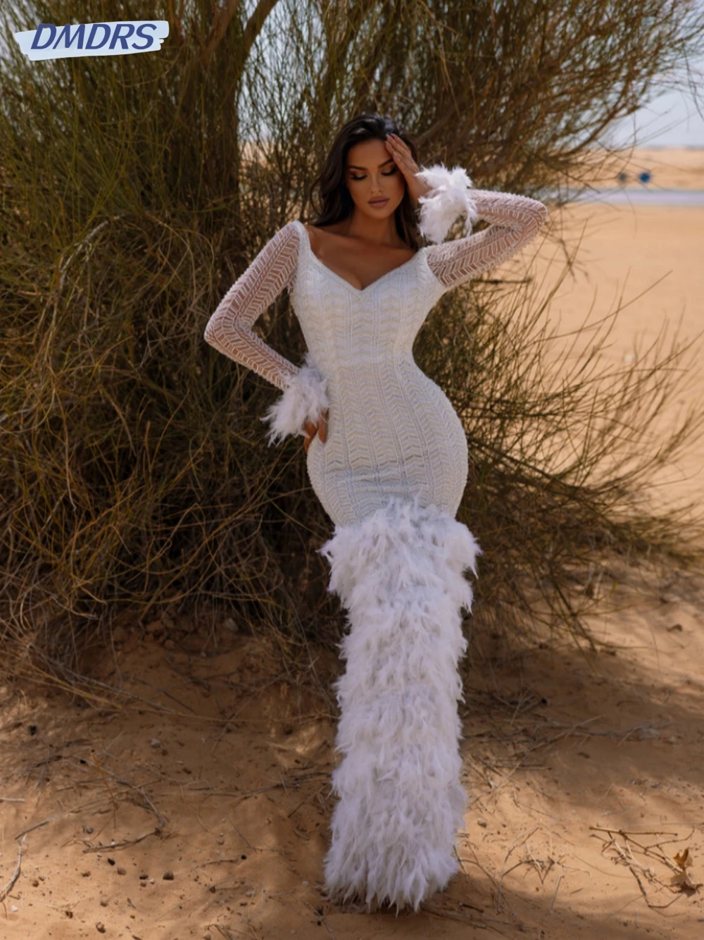 

Sexy V-neck Backless Bride Robe Sparkly Beadings Bridal Gown Luxury Feathers Straight Long Wedding Dress Robe De Mariée