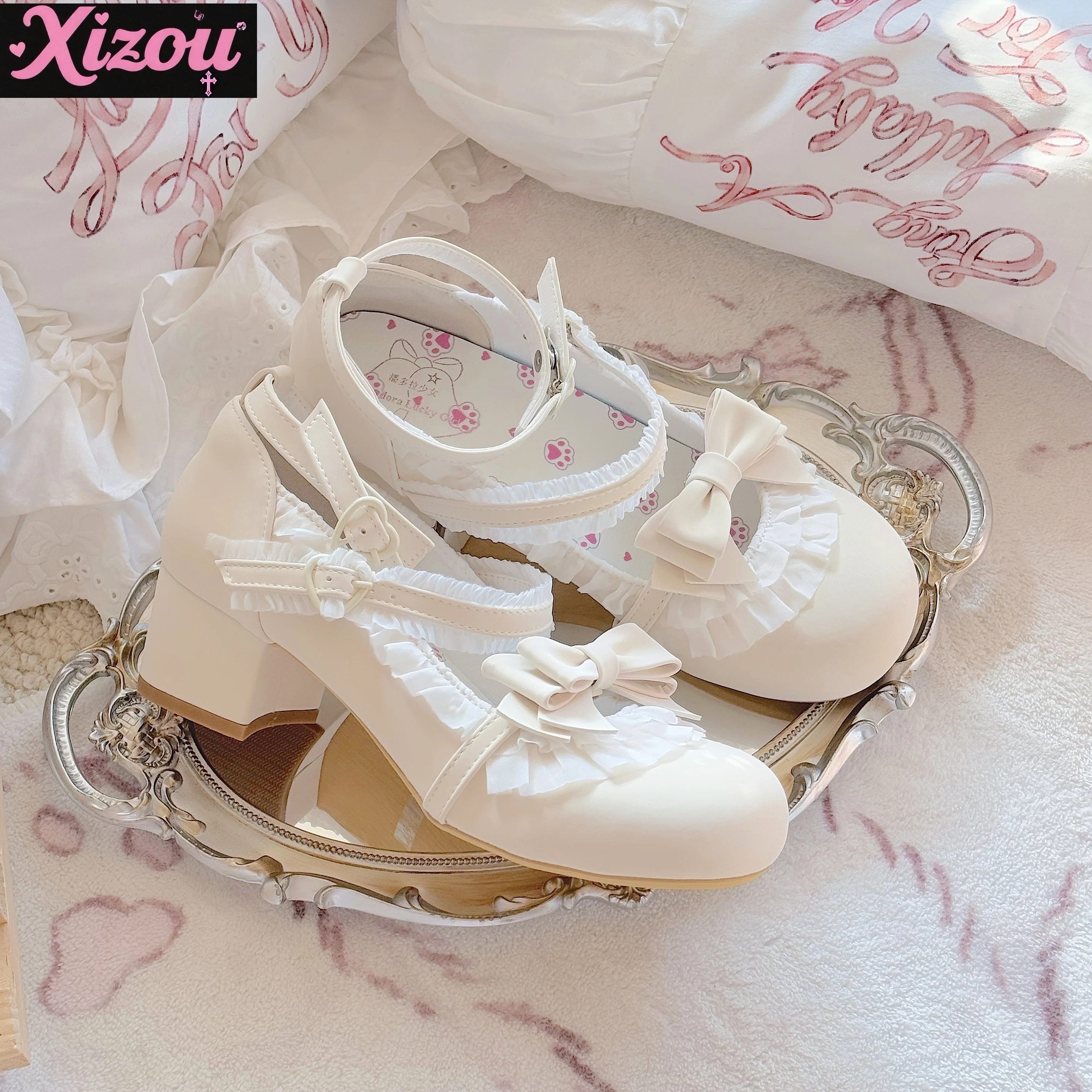 اليابانية الأصلية الحلو ولطيف فتاة لوليتا أحذية دمية الشعور متوسطة الكعب أحذية السيدات القوس القديم الدانتيل عالية الكعب للنساء