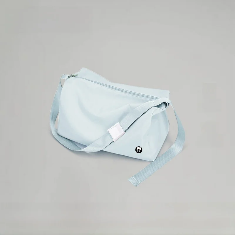 lulu-squirrel-lightweight-large-capacity-travel-bag-unisex-crossbody-shoulder-bag-simple-lazy-style-oxford-cloth-casual-bag