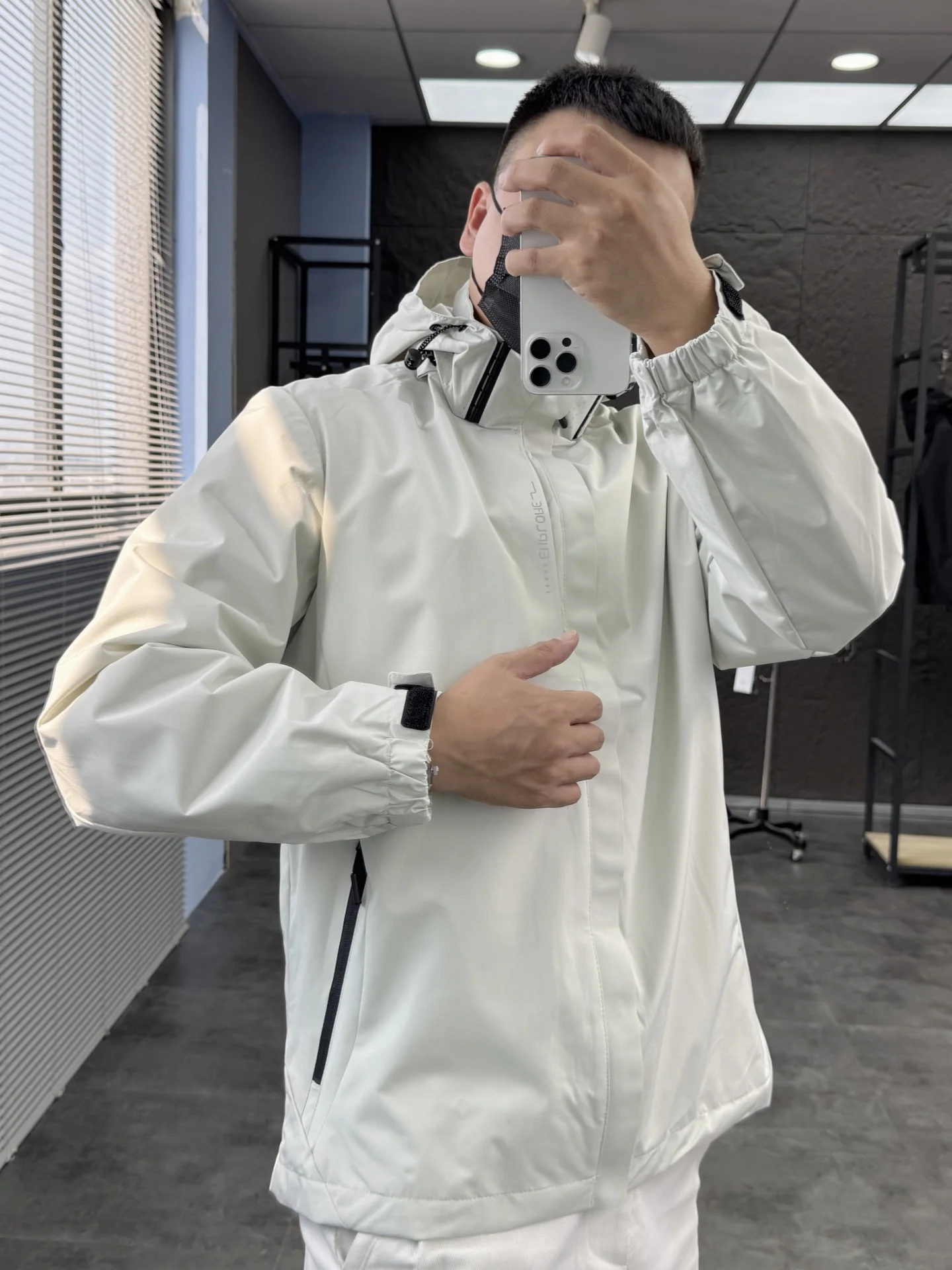 

Svip мужское повседневное уличное длинное пальто свободного кроя с капюшоном из полиэфирного волокна на молнии, цветное длинное пальто све