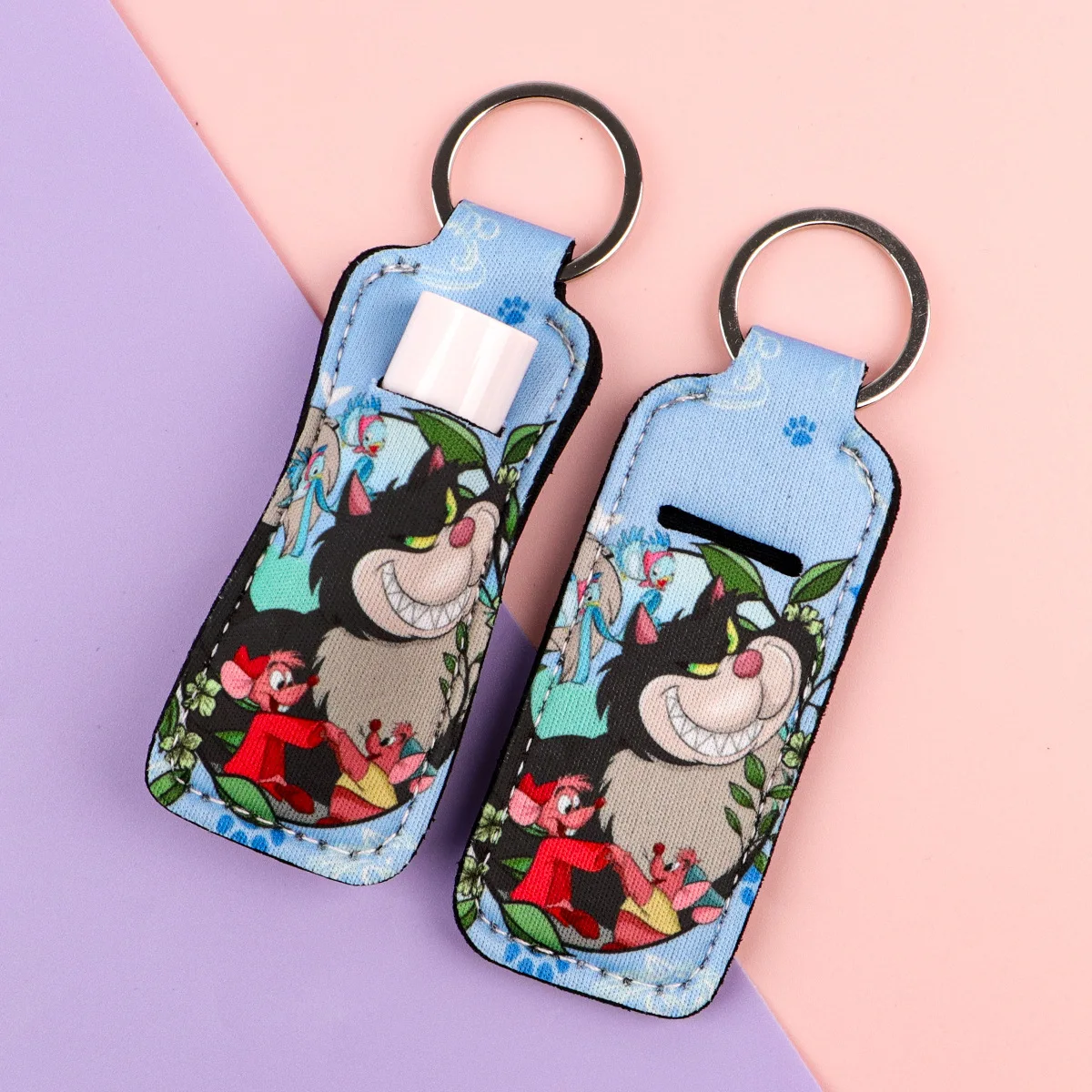 

Новинка 2025 года, милый мультяшный набор губной помады, брелок для ключей, чехол для губной помады, уличный портативный брелок, декоративные аксессуары