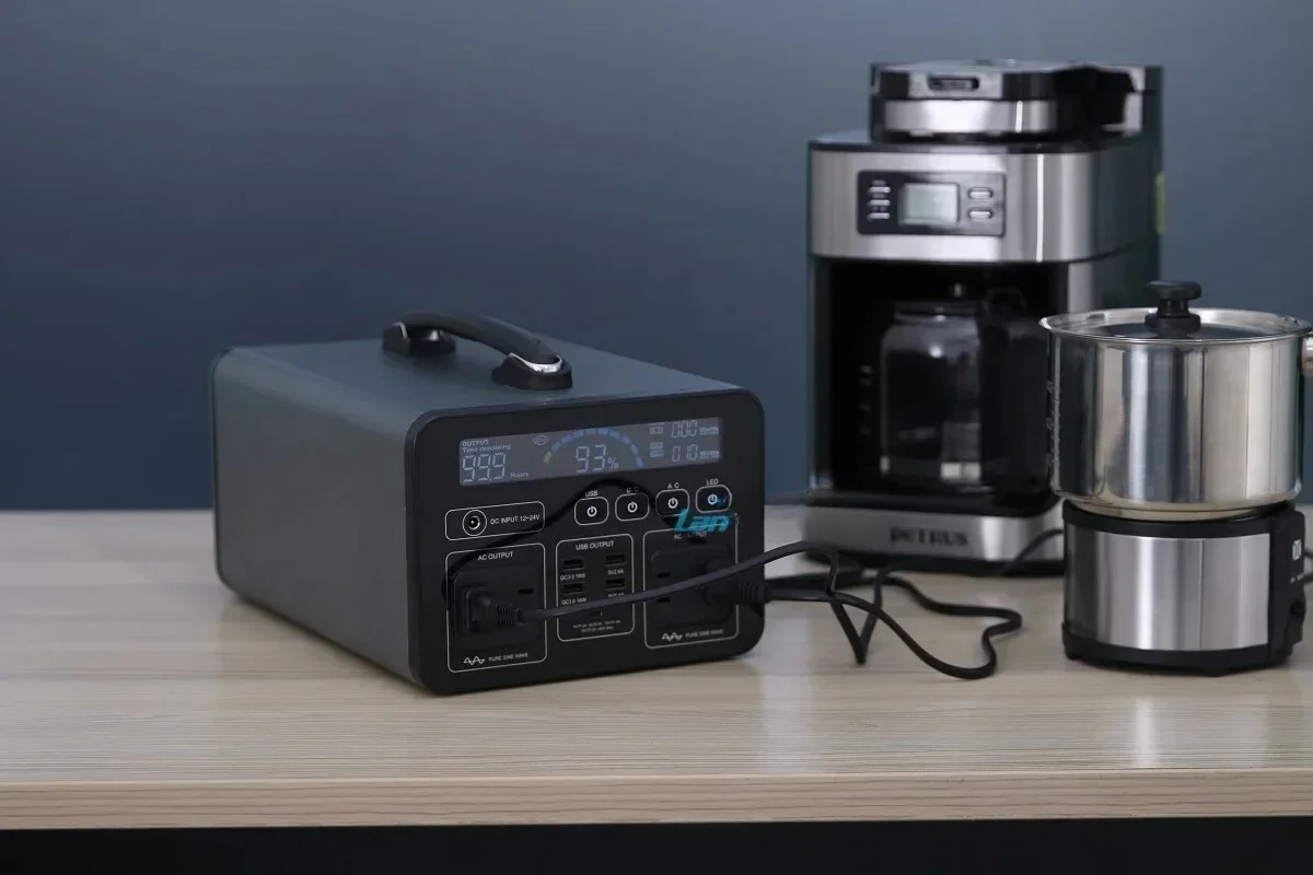 Wild Camping Schnellladung Lithiumbatterie Solar Tragbares Kraftwerk 500 W Ausgangssystem