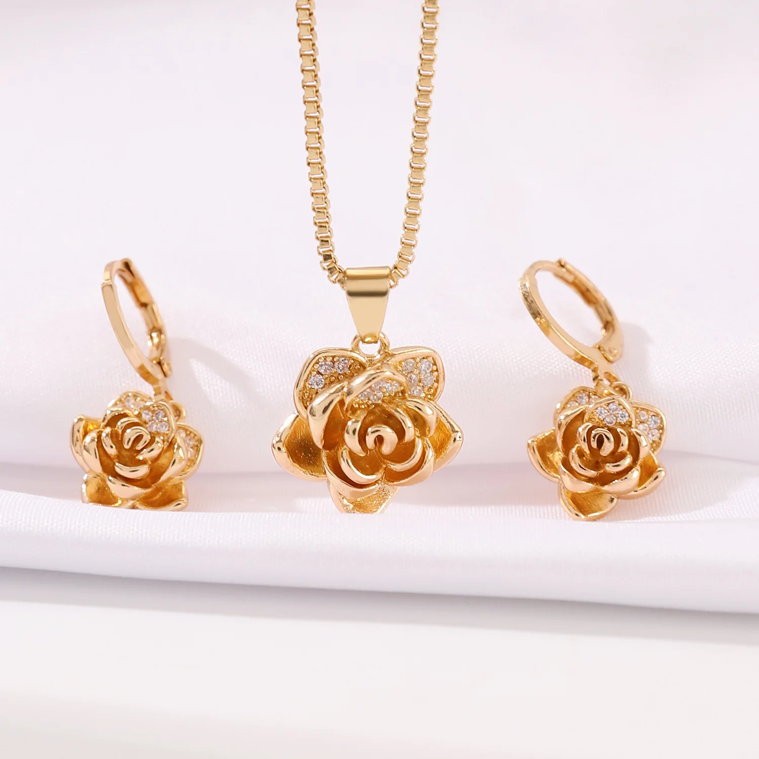 Fashion Crystal Rose Flower Drop Earrings Necklace Jewelry Sets For Women 2024 Trending New Luxury Flowers Necklaces Earrings