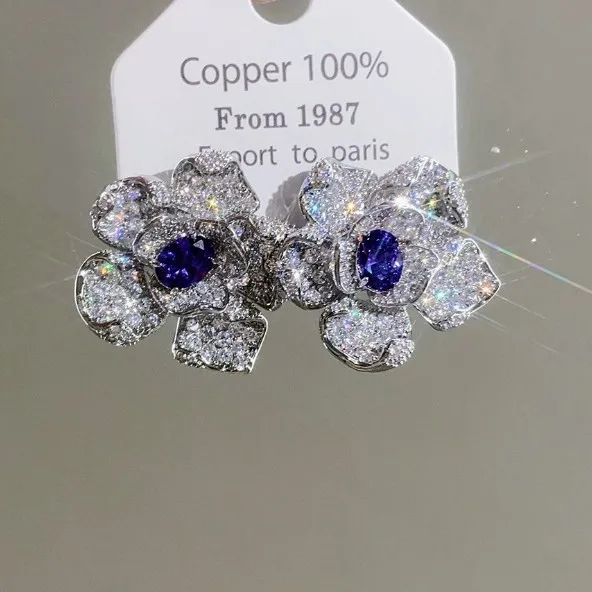 Fashion sweet full diamond flower stud earrings niche high value heavy industry light luxury thousand gold feeling earrings