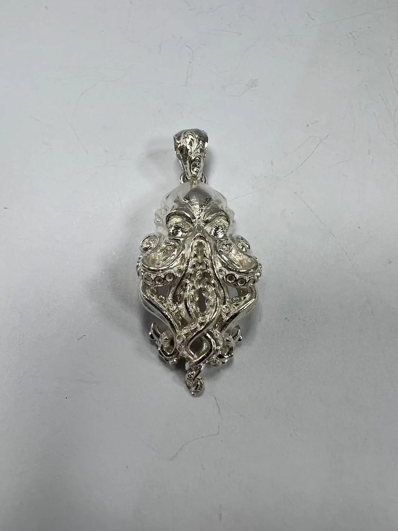 Factory Direct S925 Silver Process Sleep God Kthulu Pendlet European and American Wave Brand Pendlet