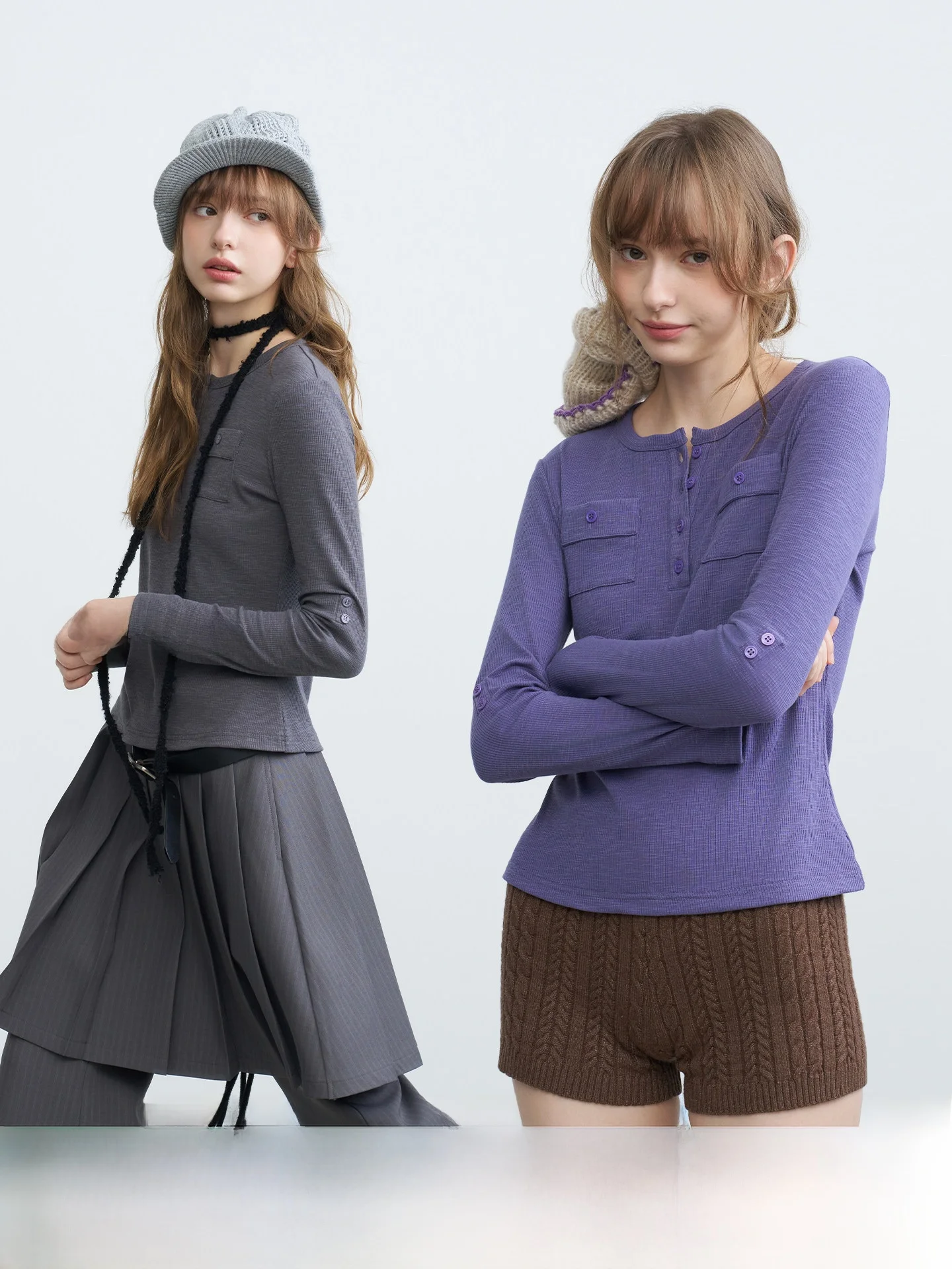 

Женская приталенная футболка Riverstone Plus с длинным рукавом, воротником Хенли и накладным карманом, универсальная, однотонная.