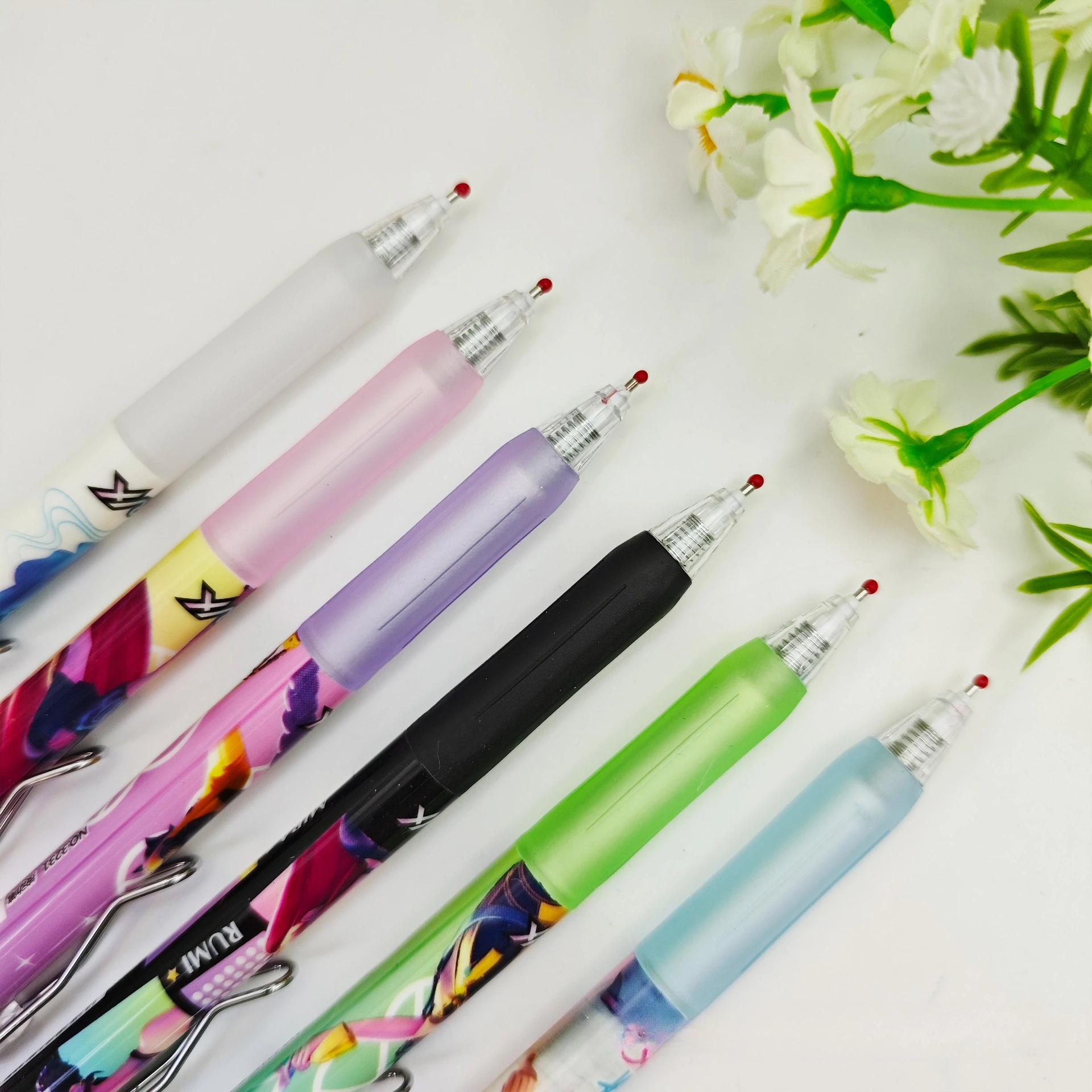 1/3/6/12 個 KPop デーモンハンターズ黒インクペン学生筆記描画ゲルペンアニメフィギュア文具学習用品ギフト 0.5 ミリメートル