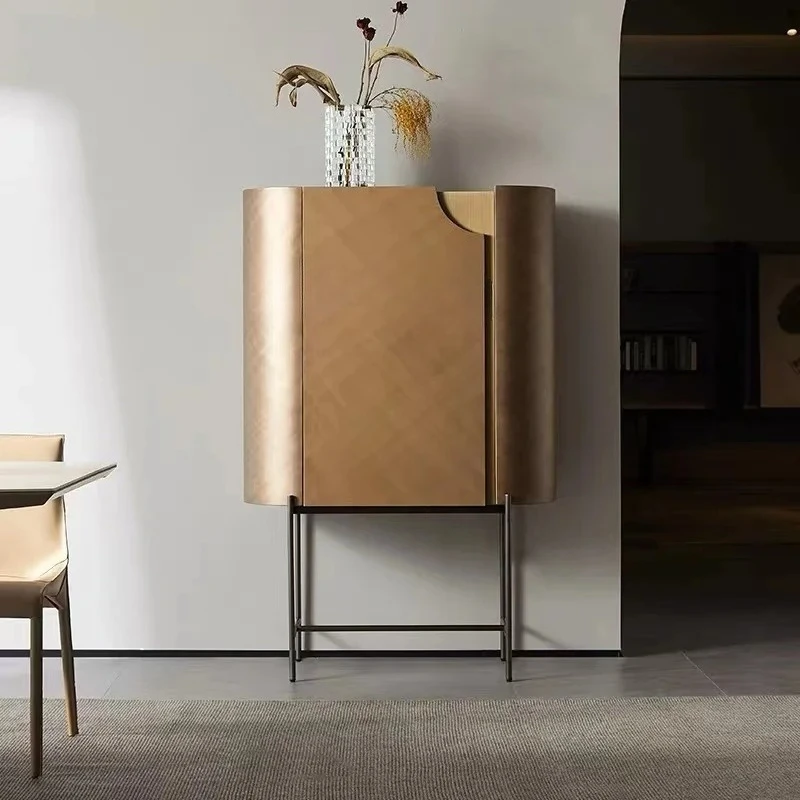 軽奢ワインキャビネット リビングルーム ミニマリスト サイドキャビネット 無垢材 背の高い収納 装飾キャビネット