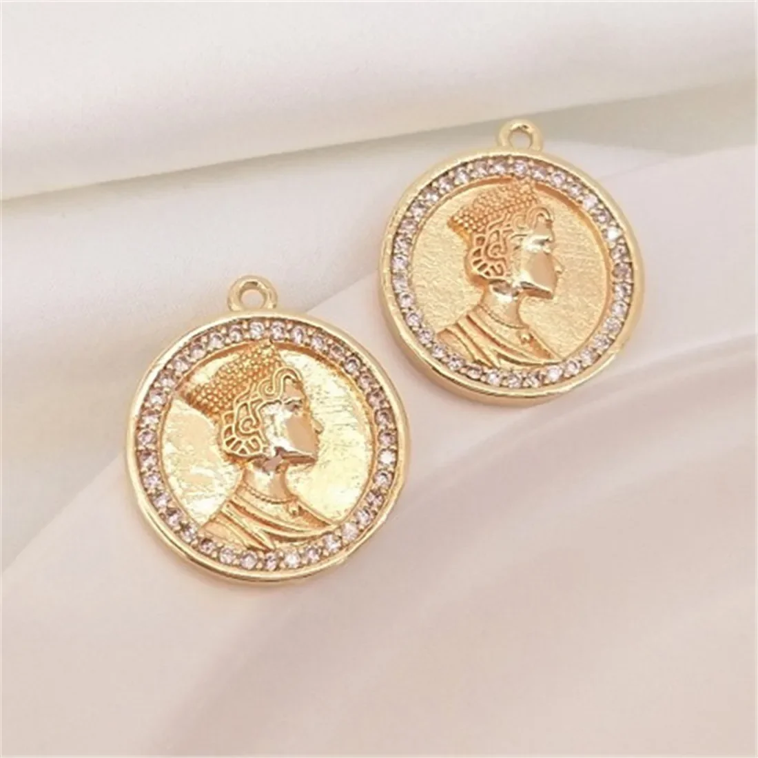 

14K Gold-Color Cast Copper Inlaid Zircon Coin, Queen Head Round Pendant, DIY Bracelet Necklace, Hang Tag Pendant D011