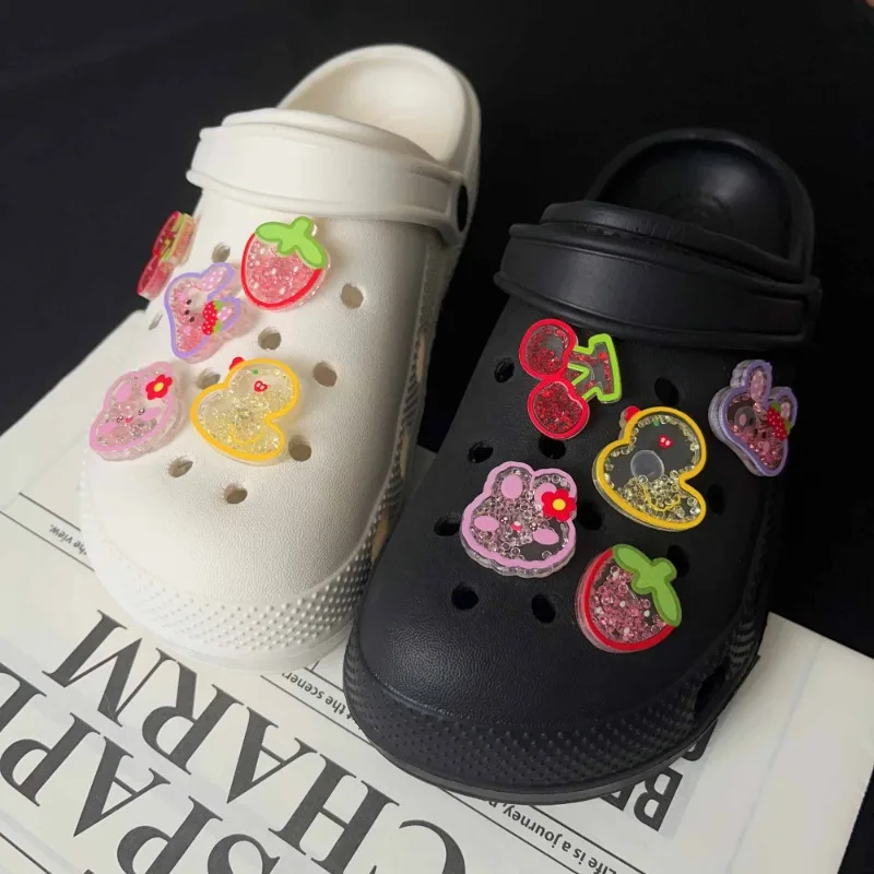 귀여운 색상 흔들어 이동 악어 장식을위한 라인 석 진주 구두 매력 나막신 핀 정원 샌들 슬리퍼 액세서리 소녀 선물