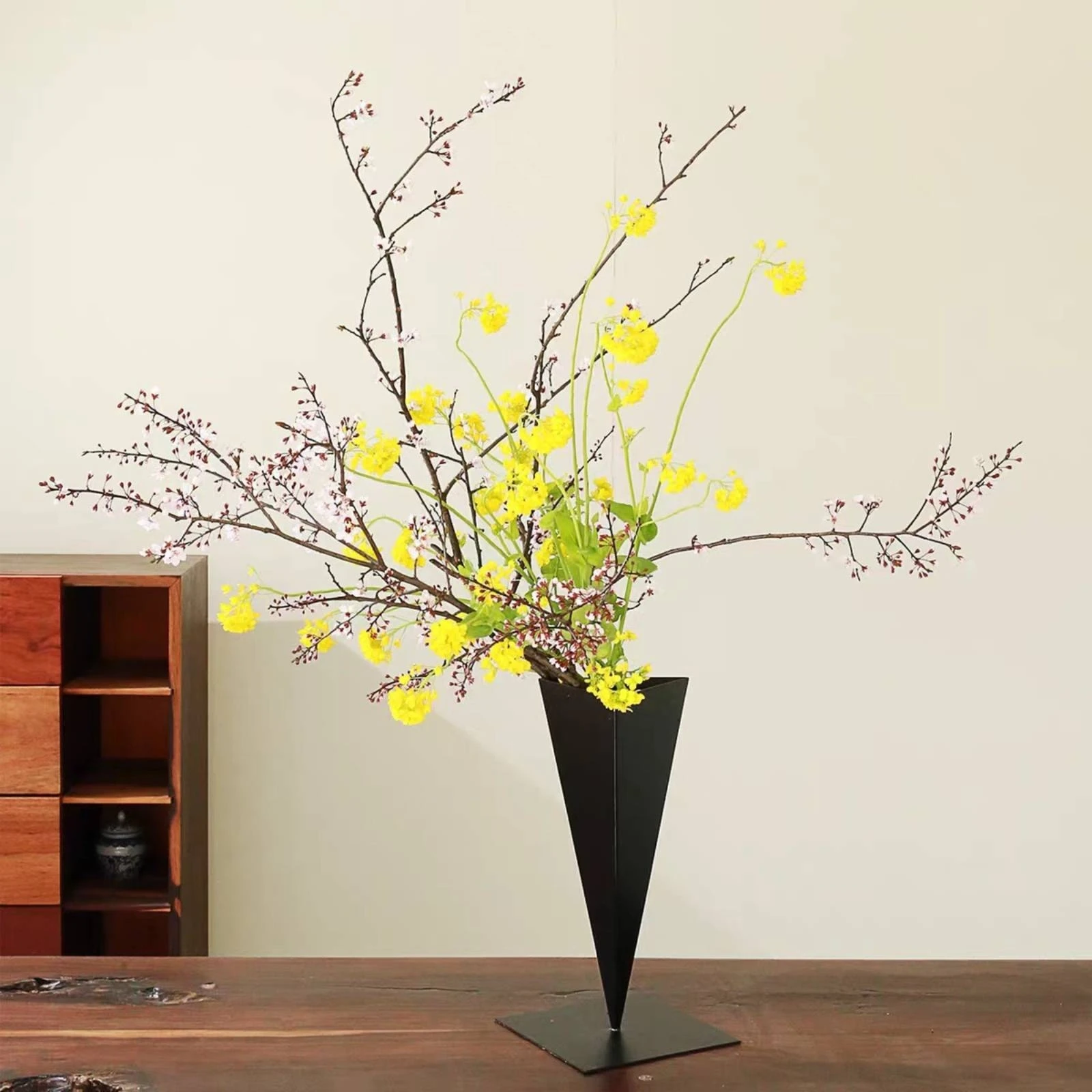 Cone Vase with Square Base Conical Triangular Iron Vase Flower Holder Modern Vessel Matte Black for Minimalists, Living Room