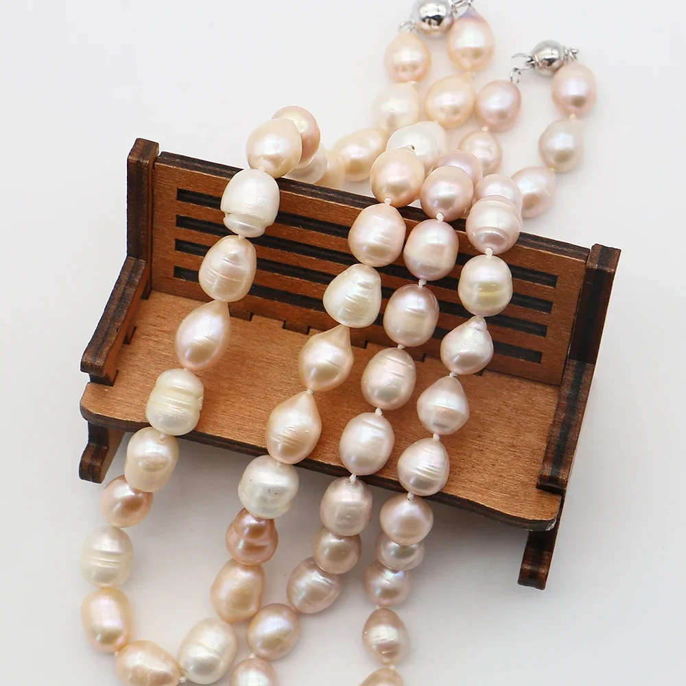 collana-versatile-ed-elegante-con-perle-di-riso-naturali-d'acqua-dolce-irregolari-multicolore-texturizzate-accessorio-gioiello-con-foro-dritto