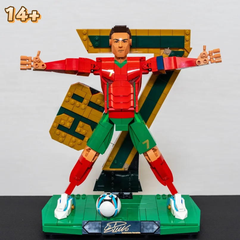 2026 Popular 854pcs Football Superstar Number 7 CR7 SIUUU 43016 Football Legend Building Block Puzzle Model Toy Birthday Gift