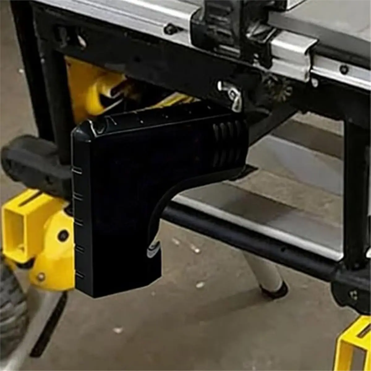 Efficient Dust Extraction Adapter for DWE7485-Secure Fit, Tool-Free Installation